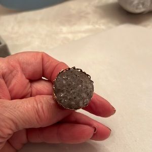 Free People Round Gray/ Lavender Round Druzy Ring in Gold Metal Size 7